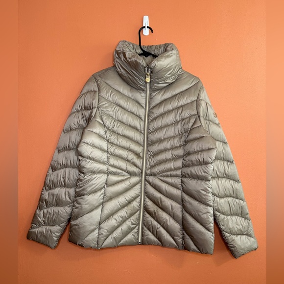 Michael Kors Quilted Nylon Packable Puffer Jacket Womens Size L - Picture 3 of 9